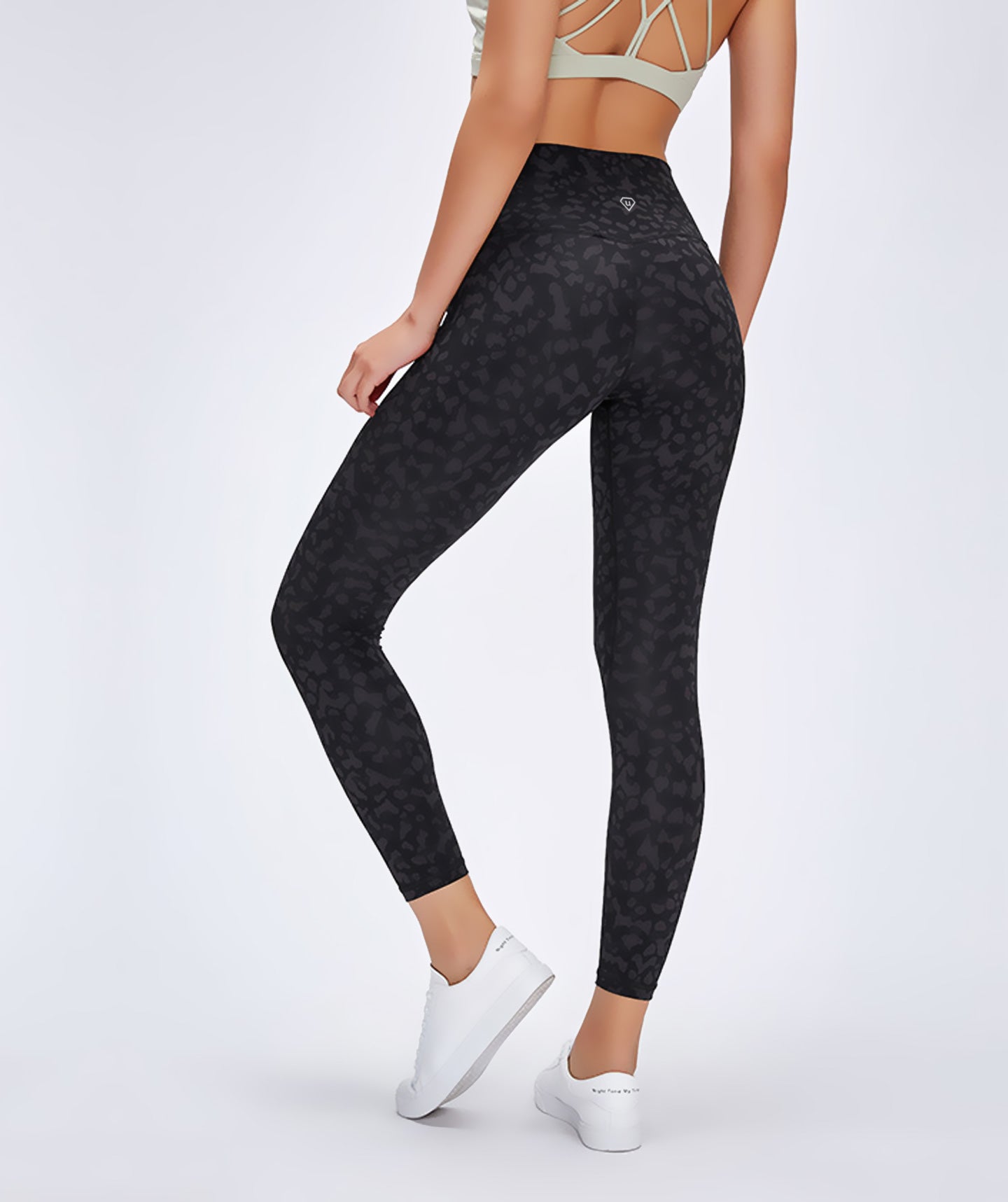 Leggings Alpha con tasca in vita con stampa leopardata nera